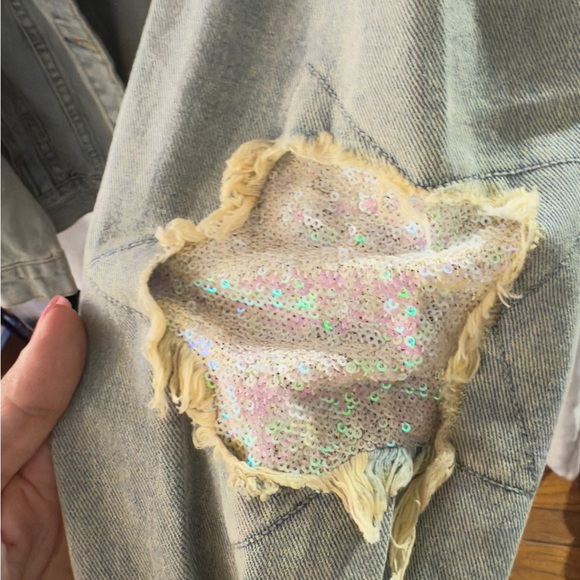 Savanna Jane Denim Jacket in Light Blue with Star Details - Picture 5 of 12